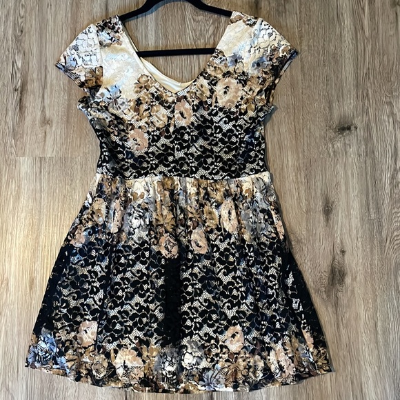 Topshop floral lace dress - Picture 3 of 3